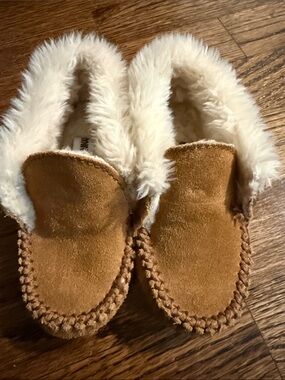 Minnetonka Kids Chestnut Faux-Suede Moccasins with Cream Lining